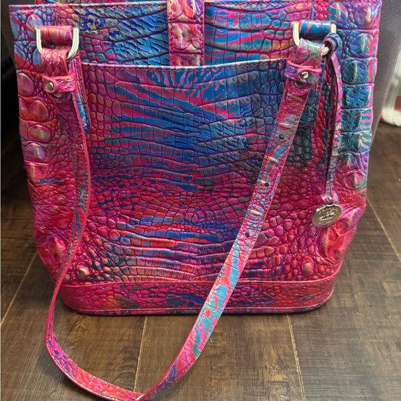 NWOT Brahmin fiora rainbow fish bucket bag - Picture 3 of 5